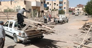 حملات لإزالة مخالفات بناء وإشغالات بعدة مناطق بمدينة بدر