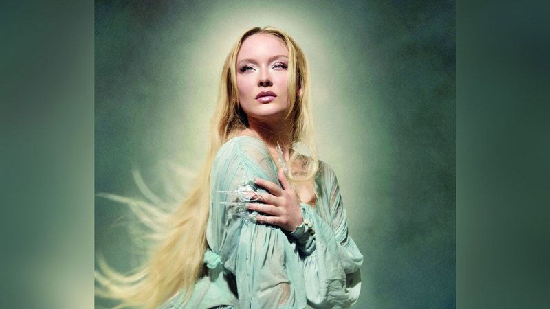 الامارات | زارا لارسون تختتم حفلات موسم القرية العالمية الـ28