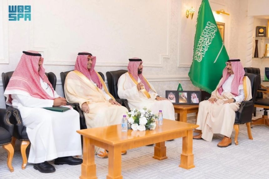 محافظ حفر الباطن يتابع أبرز إنجازات نادي الصقور