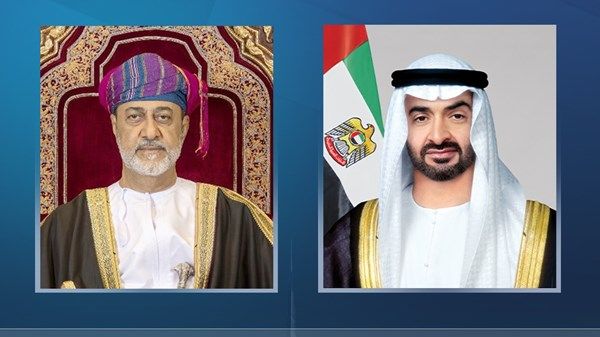 رئيس الدولة يقيم مأدبة عشاء تكريماً للسلطان هيثم بن طارق