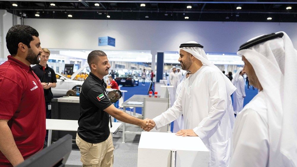 ذياب بن محمد بن زايد يشهد فعاليات "منتدى القادة للتعليم التقني والمهني"