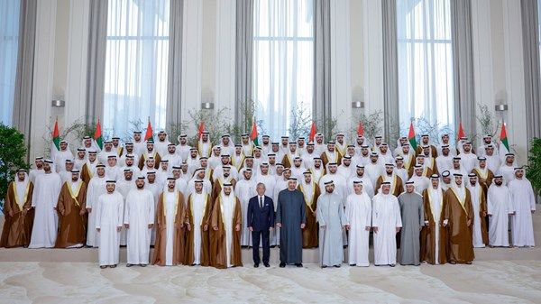 برعاية ديوان الرئاسة وضمن العرس الجماعي.. رئيس الدولة ومحمد بن راشد يشهدان أفراح آل نهيان