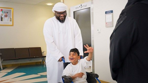 «مركز المشرف التخصصي» ينجح في علاج طفل من محدودية قدرات النطق