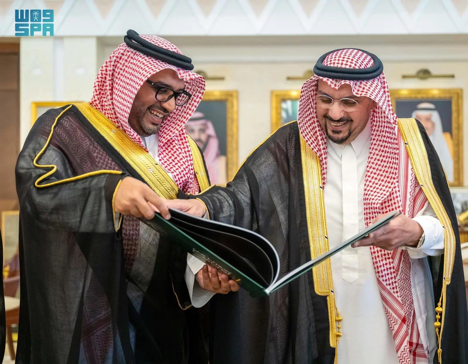 أمير القصيم يطلع على خطة تشغيل كرنفال بريدة للتمور للعام 2024م