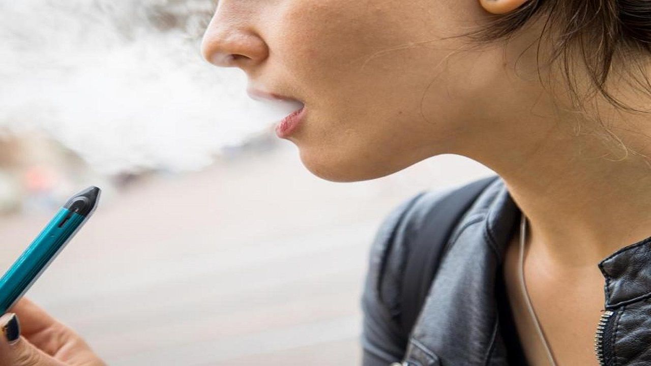 الامارات | ما هو "سعال" السجائر الإلكترونية؟