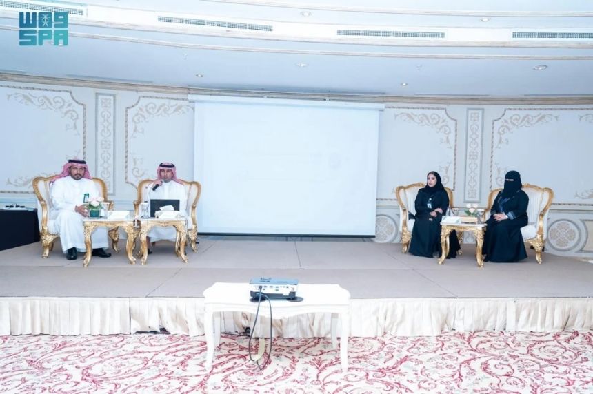 بسلسلة من الندوات.. "النقل" تنشر ثقافة الوعي بحقوق الإنسان بين منسوبيها