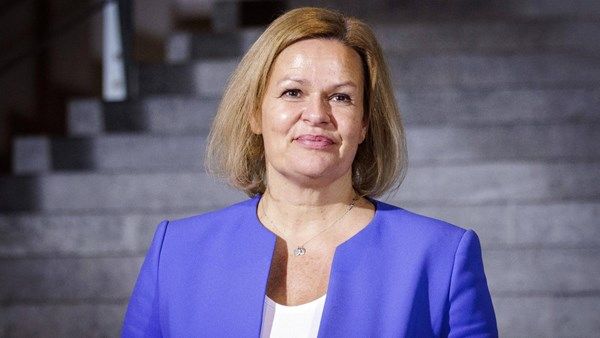ألمانيا تتعهد بتفكيك حركة متطرفة متهمة بمحاولة انقلاب