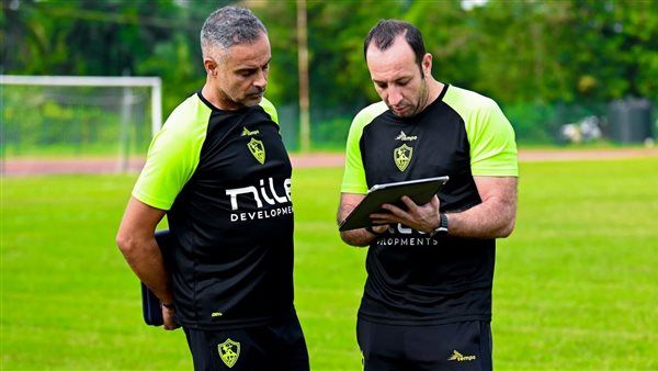 محاضرة فنية للاعبي الزمالك قبل مواجهة دريمز بالكونفدرالية