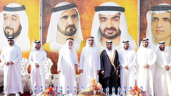 ولي عهد رأس الخيمة يحضر أفراح المزروعي و النقبي