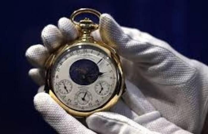 الامارات | ساعة جيب لأغنى ركاب "تايتانيك" بيعت في مزاد مقابل 1,46 مليون دولار