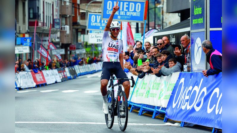 الامارات | فريق الإمارات يتصدر طوافي «روماندي» و«فويلتا أستورياس»