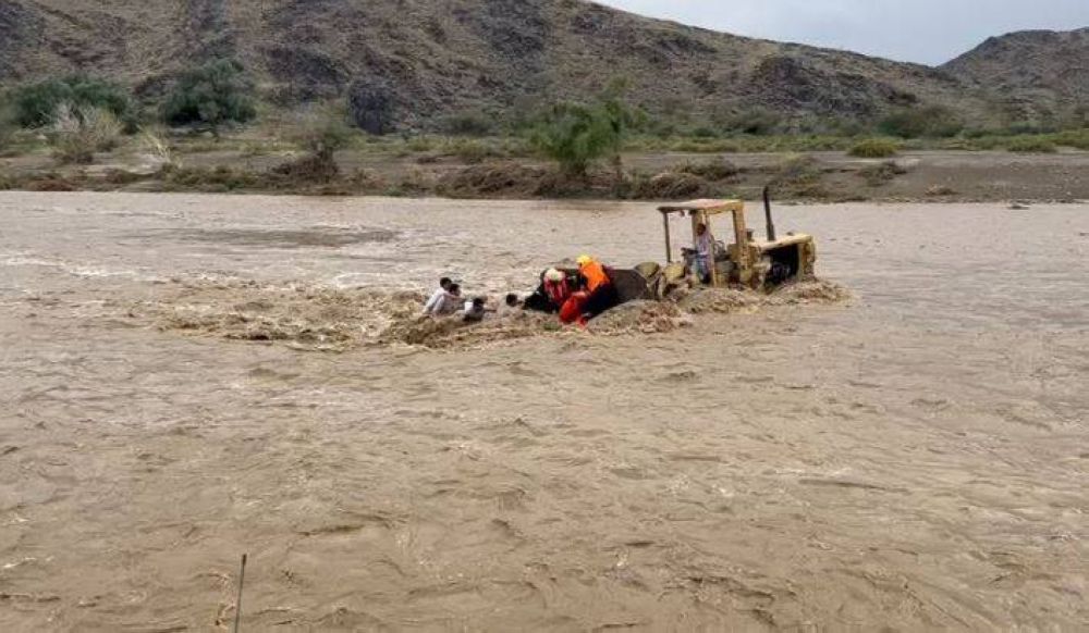 فيديو .. شجاعة الأكلبي تنقذ 4 محتجزين في سيول بيشة