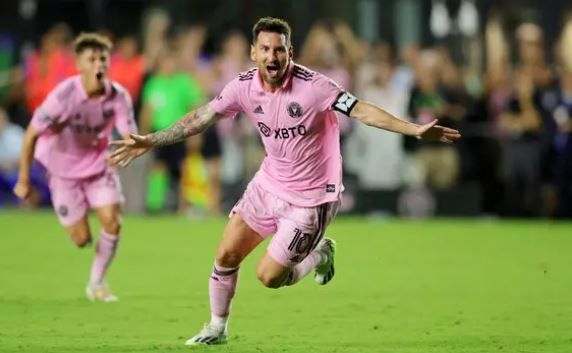 الامارات | ميسي يسجّل هدفين ويقود انتر ميامي إلى الصدارة