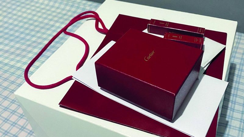 الامارات | «كارتييه» ترضخ لزبون اشترى أقراطاً بسعر زهيد.. بالخطأ