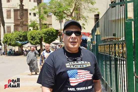 أحمد السعدني ومحمد محمود عبد العزيز في جنازة المخرج عصام الشماع