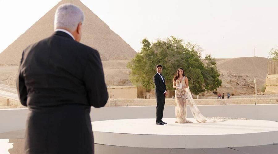 الامارات | زفاف أسطوري لملياردير وعارضة أزياء شهيرة..على سفح الهرم