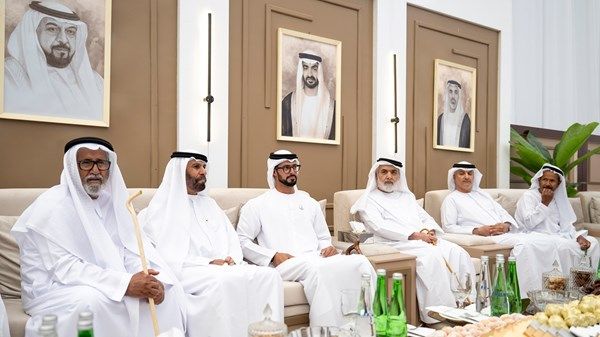 زايد بن حمدان بن زايد وخليفة بن طحنون يحضران حفل استقبال زفاف حميد الشامسي