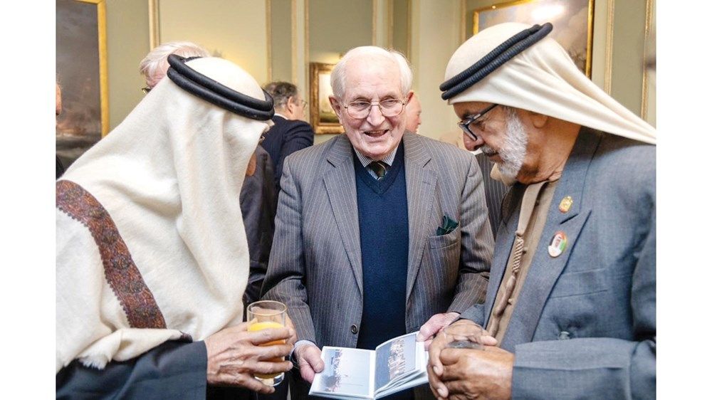 فيصل بن سلطان القاسمي يشهد ملتقى الضباط المتقاعدين من قوة الساحل المتصالح