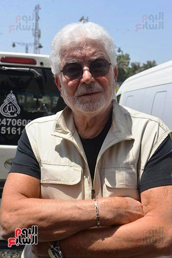 أحمد السعدني ومحمد محمود عبد العزيز في جنازة المخرج عصام الشماع