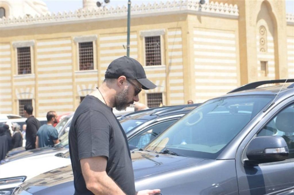 بالصورة – أحمد السعدني بأوّل ظهور بعد وفاة والده