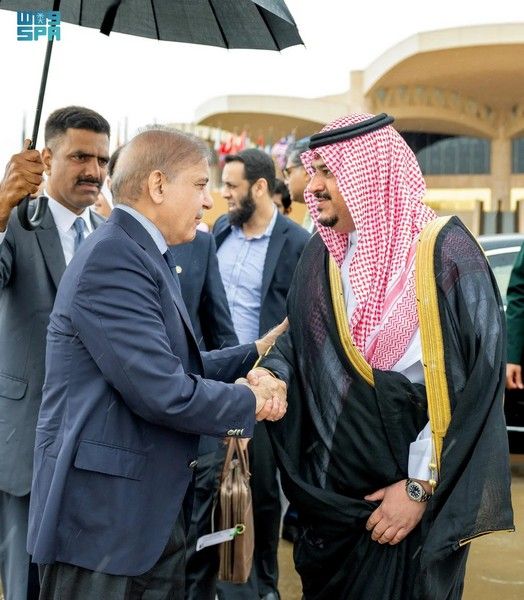 السعودية | رئيس وزراء باكستان يغادر الرياض