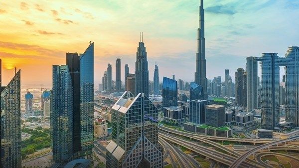 التعليم عن بُعد في جميع المدارس الخاصة في دبي يومي الخميس والجمعة