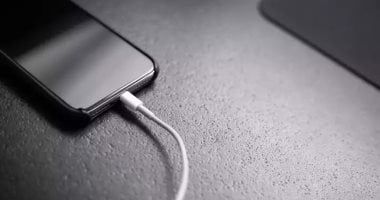 تكنولوجيا: طريقة تتعامل بها مع تطبيقات iPhone تضر عمر البطارية وأدائها.. تعرف عليها