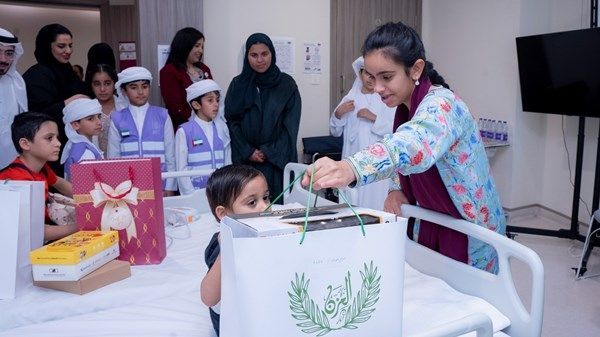 أعضاء البرلمان الإماراتي للطفل و«المتطوع الصغير» يزورون أطفال غزة بمدينة خليفة الطبية و«برجيل»