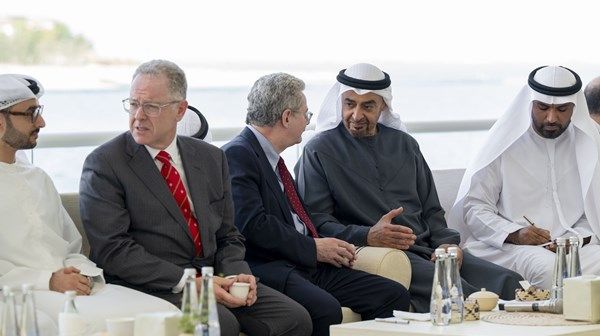 رئيس الدولة يستقبل وفد جامعة ماكغيل الكندية