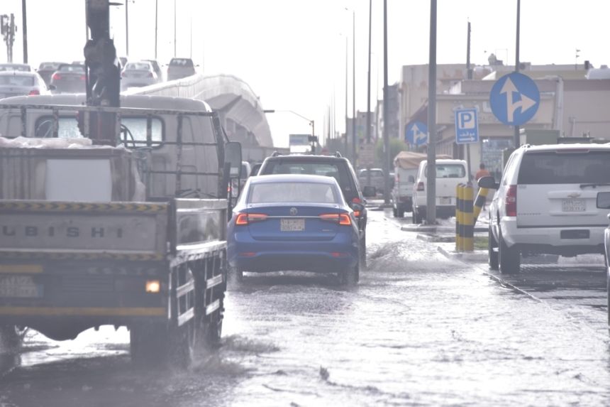 "الموارد البشرية": يمكن للقطاع الخاص التحول إلى العمل عن بعد تجنبًا لمخاطر الطقس