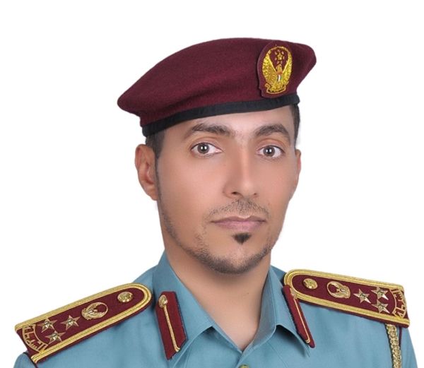 تأمين الشوارع أثناء الحالة الجوية بأم القيوين