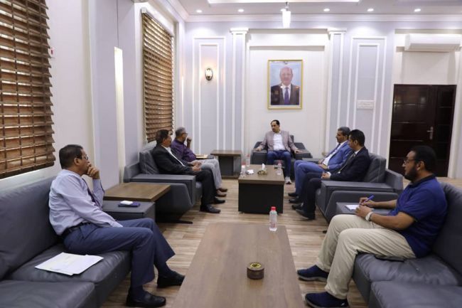 البكري يشيد بالعلاقة المتميزة بين وزارته و صندوق النظافة والتحسين بعدن