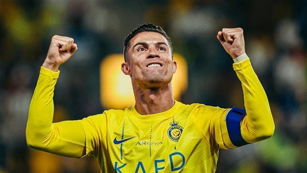 النصر يضرب الخليج بثنائية في الشوط الأول