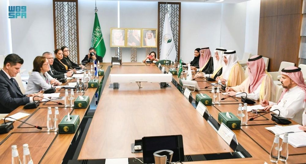 "الربيعة" يبحث جهود المملكة الإنسانية مع وزيرة خارجية السلفادور