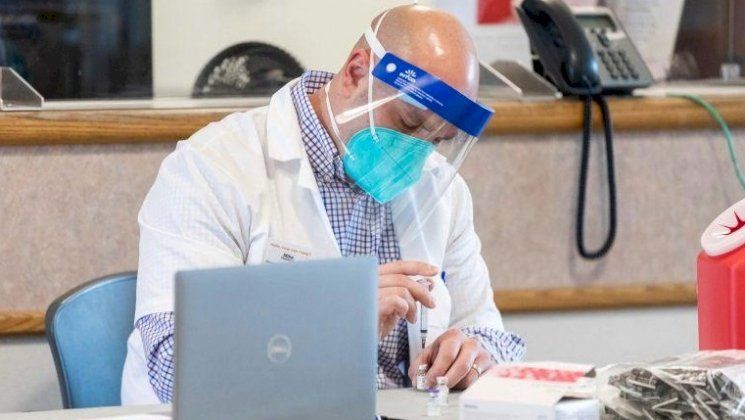 تلغراف: أسترازينكا تعترف بالأعراض الجانبية للقاحها