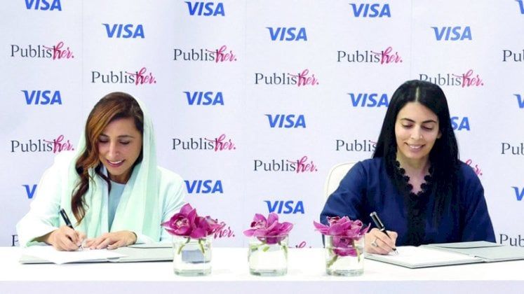 بدور القاسمي توقع اتفاقية لدعم المرأة في قطاع النشر وريادة الأعمال