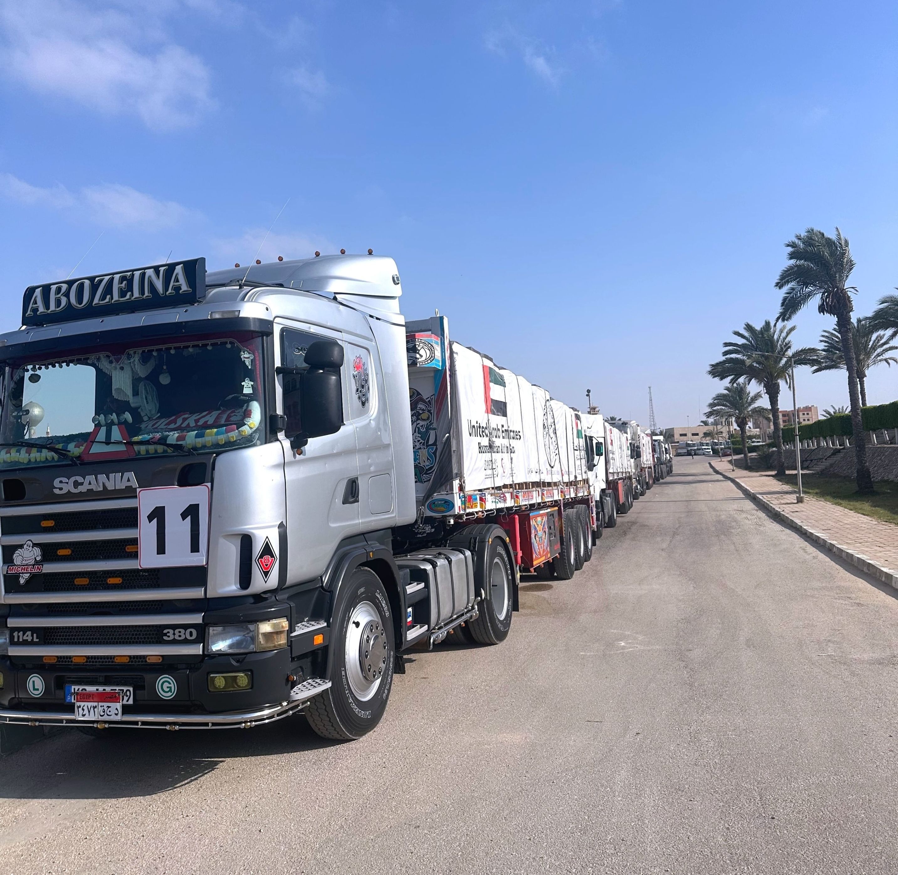 الامارات | ضمن "عملية الفارس الشهم 3".. دخول 12 شاحنة مساعدات إنسانية إماراتية إلى غزة