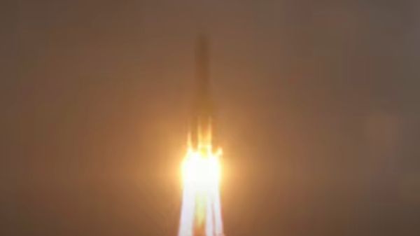 الصين تطلق المسبار «تشانغي 6» في إطار برنامجها لاستكشاف القمر