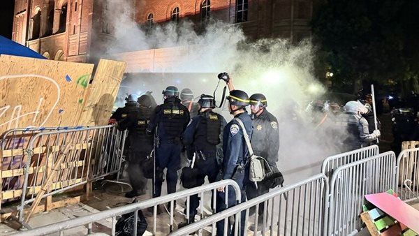 اعتقال ما لا يقل عن 2000 شخص في احتجاجات مؤيدة للفلسطينيين بالجامعات الأمريكية