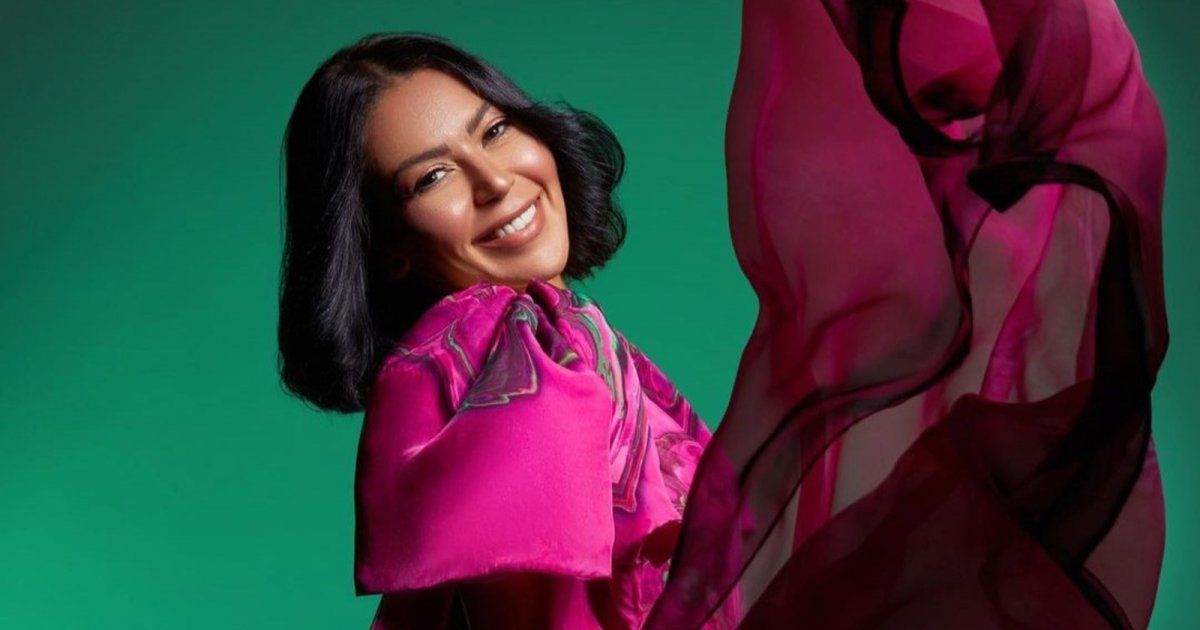 لقاء الخميسي تتألق بفستان رائع من تصميم فؤاد سركيس وهذا سعره- بالصور