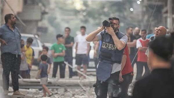 مؤسسات الأسرى: الاحتلال يواصل اعتقال 53 صحفيًا وصحفية