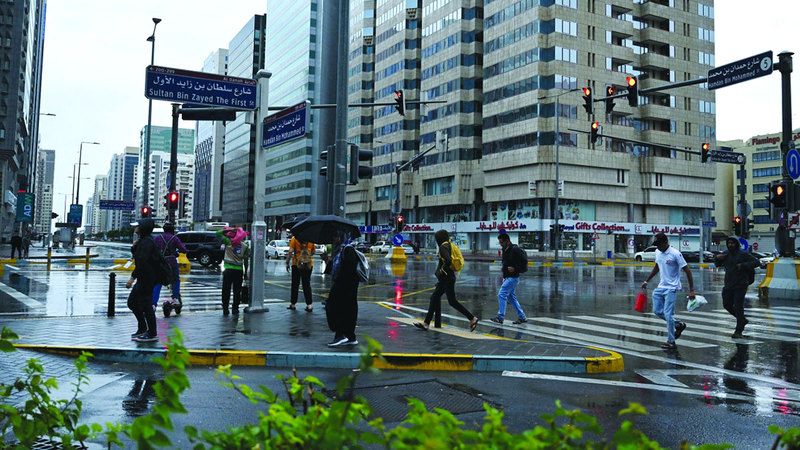 الامارات | نصائح للتعامل الصحي والآمن خلال الأمطار والرياح الشديدة