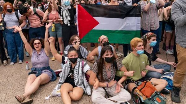 الشرطة تخلي معهد العلوم السياسية في باريس من طلاب محتجين