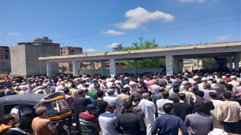 خلعوها الفستان ولبسوها الكفن.. تشييع جنازة العروس ضحية حادث الزفاف بكفر الشيخ - صور