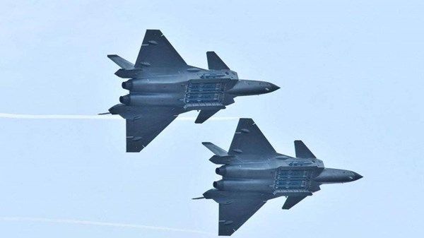 تايوان ترصد 26 طائرة وخمس سفن صينية في محيط الجزيرة