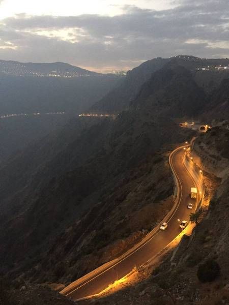 إنقاذ مواطن احتُجز لـ7 ساعات في منحدر خطر بالباحة