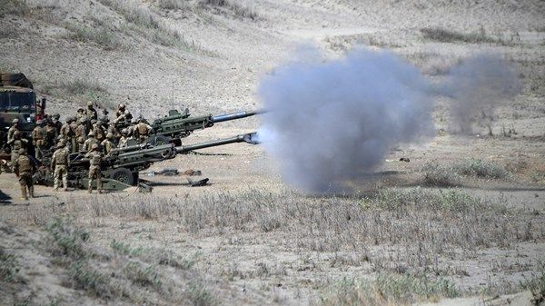 مناورات عسكرية أميركية فلبينية في بحر الصين الجنوبي