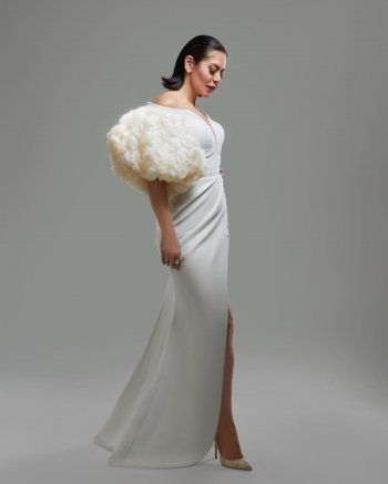 بالصور- لقاء الخميسي تسحر الجمهور بإطلالة رائعة من توقيع فؤاد سركيس..إليكم سعره