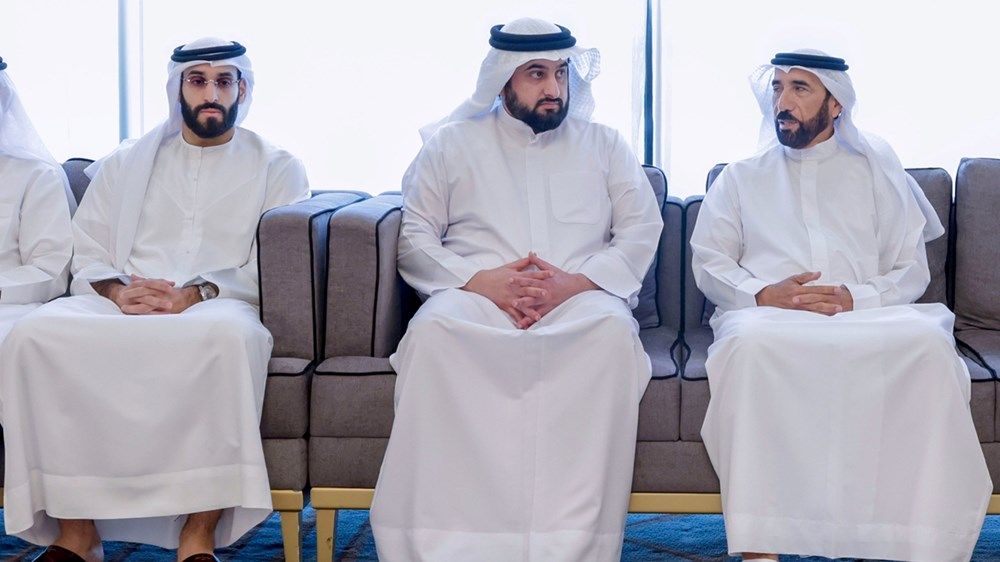 مكتوم وأحمد بن محمد يقدمان واجب العزاء في زوجة سيف الشعفار