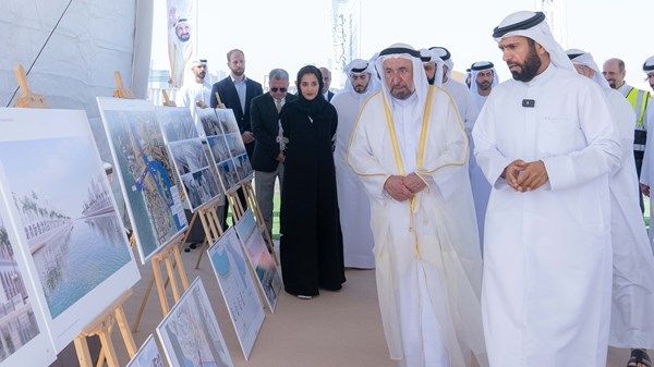 حاكم الشارقة يتفقد مشروع قناة اللية المائية